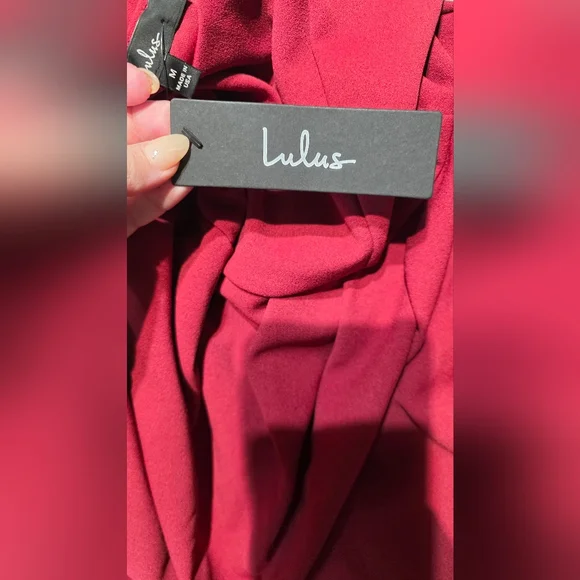 NWT Lulu's Romantic Date Night Red Dress Size Medium PTP 18 - Length 30 1/2 - Picture 3 of 6